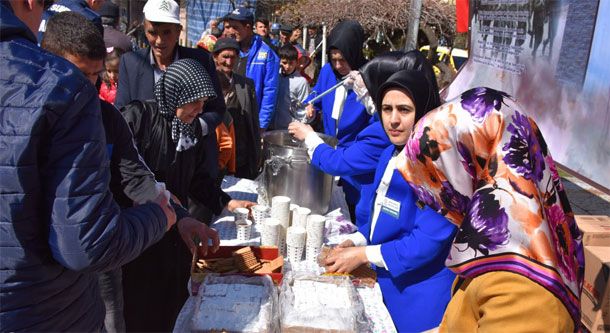 Dursunbey'deki İkramlardan Tüm Vatandaşlar Faydalandı