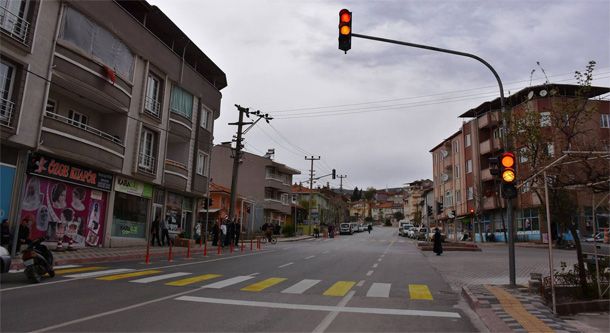 Dursunbey'deki Kavşaklara Trafik Işıkları Konulmasına Devam Edecek