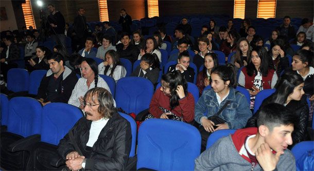 Öğrencilere Sokak Hayvanları Hakkında Gösterimler Yapıldı