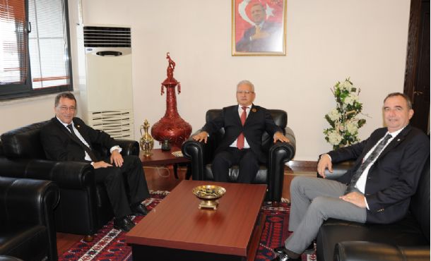 Ayvalık ve Edremit Belediye Başkanlarından Rektör Özdemir`e Ziyaret