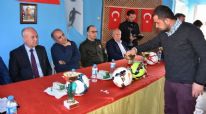 Belediyemiz ve Dursunbey Belediyespor kulübümüzün ortaklaşa düzenlediği, Şehit Faruk Gezen Halı sahsa futbol turnuvasında gruplar belli oldu.