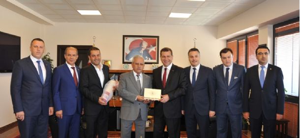 Kurtdereli Güreşleri Komitesi`nden Rektör Özdemir`e Ziyaret