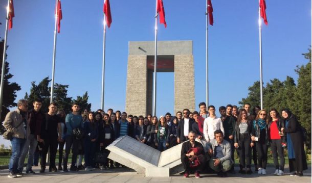 NEF Öğrencilerinden Tarihe Saygı Ziyareti