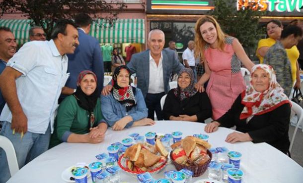 Nilüfer Belediyesi binlerce kişiyi mahalle iftarlarında buluşturdu