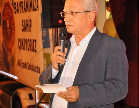 Rektör Özdemir, BAUN Personeli ile Demokrasi Nöbetinde