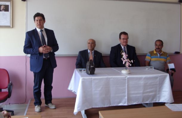 Susurluk MYO`da Dünya Veteriner Hekimler Gününde Konferans Düzenlendi