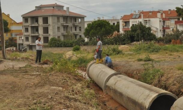 150 Evler Mahallesi`nde Dere Islahı Çalışmaları Başladı