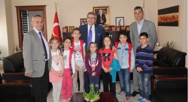 17 EYLÜL İLK ÖĞRETİM ÖĞRENCİLERİNDEN BAŞKAN MİRZA’YA ZİYARET