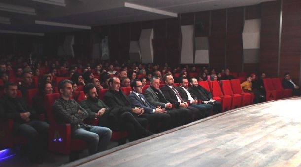 Ağaçlara Bakım Ve Budama Yapılıyor