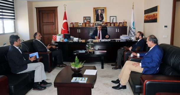 AK ENERJİ YETKİLİLERİ BELEDİYE BAŞKANI DURSUN MİRZA’YI ZİYARET ETTİ