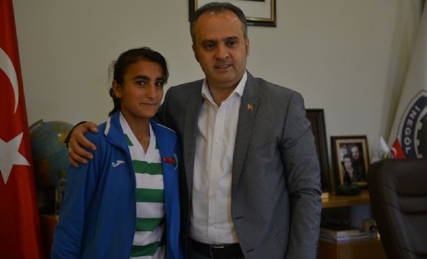 `Akide Şekeri’ Orta Oyunu Beğeni İle İzlendi