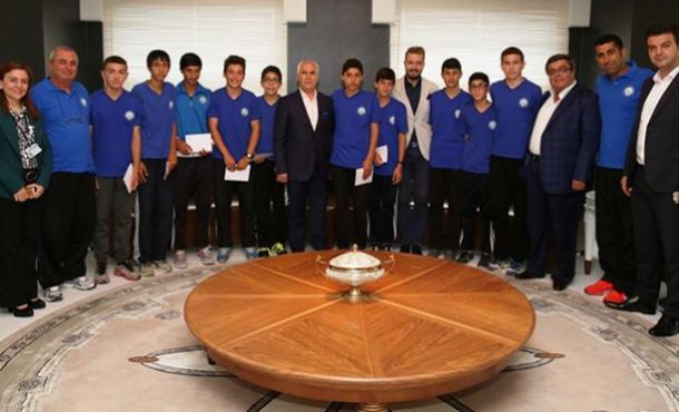 Atletizmde Nilüfer Belediyespor farkı