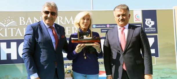 AYŞE KULİN BANDIRMA KİTAP GÜNLERİNDE