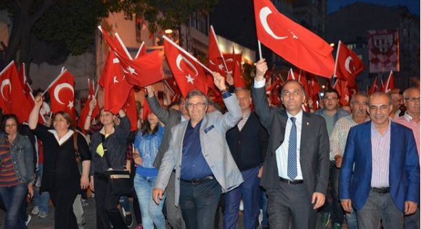 BANDIRMA'DA 19 MAYIS 'FENER ALAYI' COŞKUSU