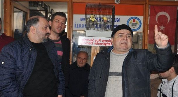Bandırma`da Açık Arttırmayla Kuş Satışı Yapıldı