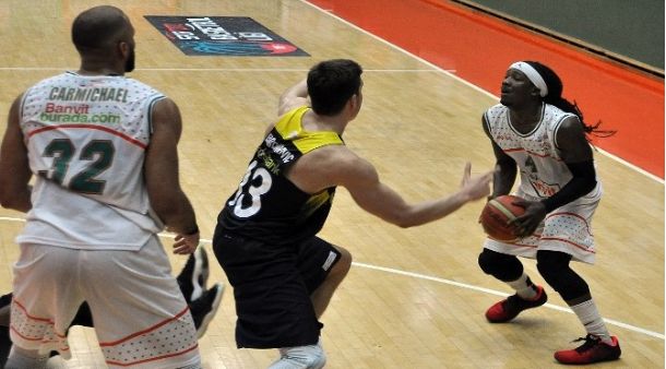 Banvit Evinde Fenerbahçe`yi 76-75 Yendi