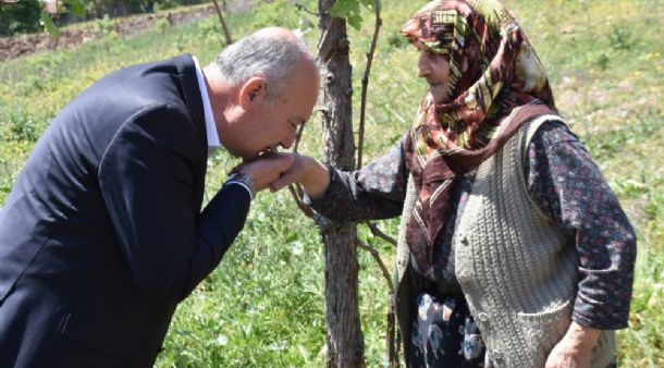 Başkan Bahçavan`dan Yaşlılar Günü Mesajı