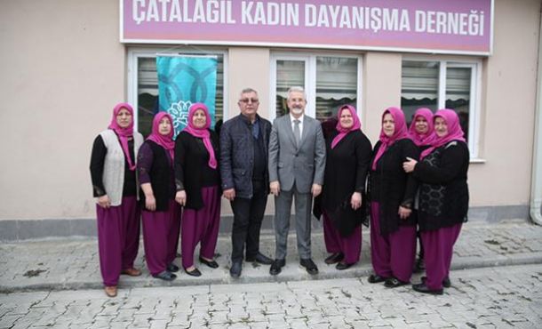 Başkan Erdem kadınların dayanışmasına ortak oldu