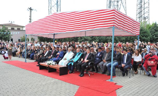 BAUN Bigadiç MYO`da Mezuniyet Coşkusu