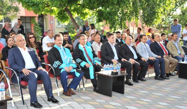 BAUN İvrindi Sağlık Hizmetleri MYO`da Mezuniyet Heyecanı
