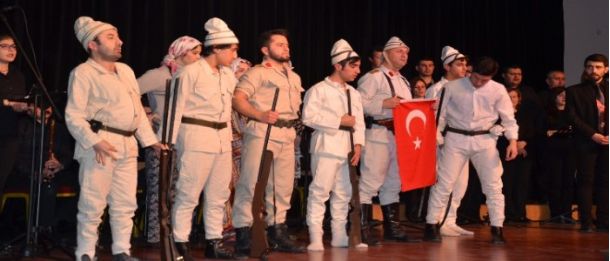 Bir Destandır Çanakkale Ayakta Alkışlandı