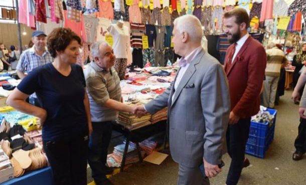 Bozbey pazarda esnafı dinledi