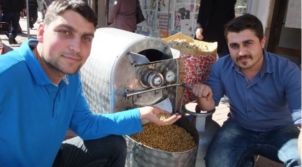 Burhaniye`de Tavşanlı Leblebisi Satılıyor