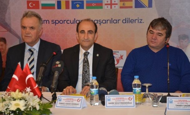 Bursa Genç Haltercileri Ağırladı
