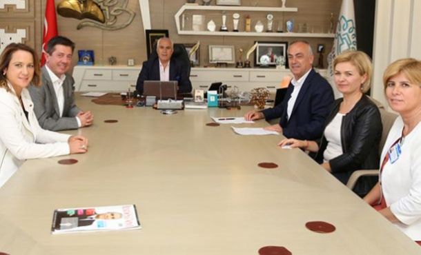 Bursa Nilüfer Tenis Kulübü Derneği’nden Bozbey’e ziyaret