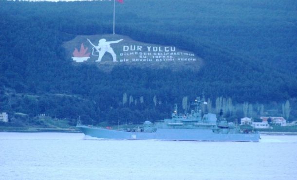 Çanakkale Boğazı'nda Rus Savaş Gemisi