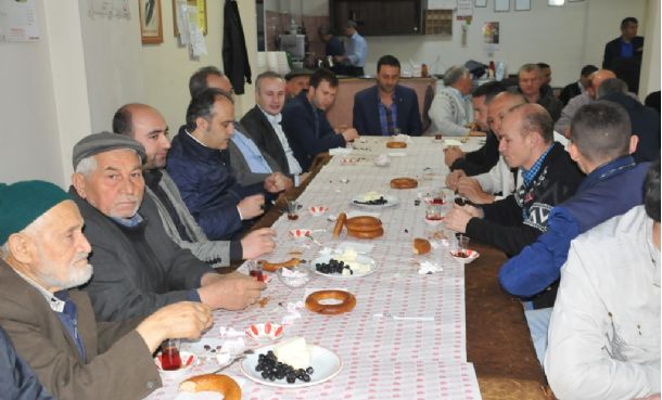 Diriliş Ekibi Turgut Alp Türbesini Ziyaret Etti