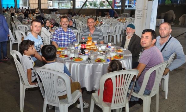Dünyaca Ünlü Hafızlar İnegöllülerin Gönüllerini Mest Etti