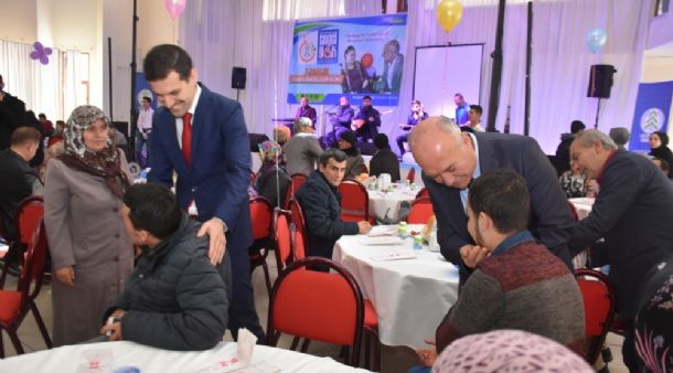 Dursunbey`de Engelliler Gününe Özel Program