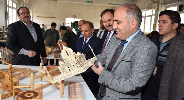 Dursunbey`de Hayal Et Gerçeğe Dönüştür Projesinin Açılışı