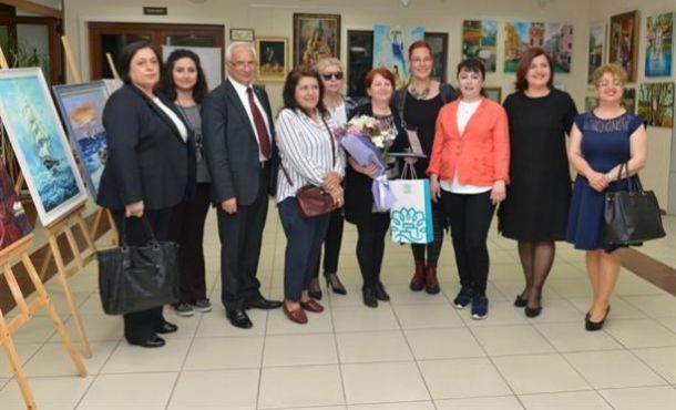 El İzi Gönüllü Sanat Atölyesi kursiyerlerinden sergi