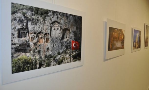 Fotoğrafçı Elman`nın Anadolu Renkleri Sergisi Açıldı