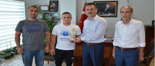 Gemlik’in Gururu Şevki Şevkiev