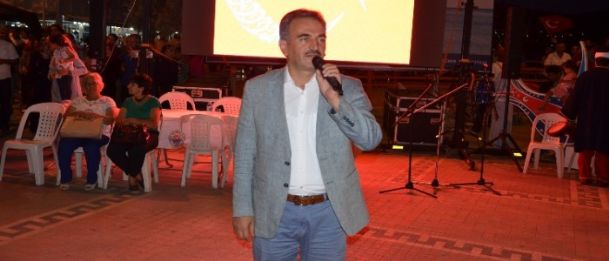 Gemlik`te On Binler Sokaklarda Sabahlıyor