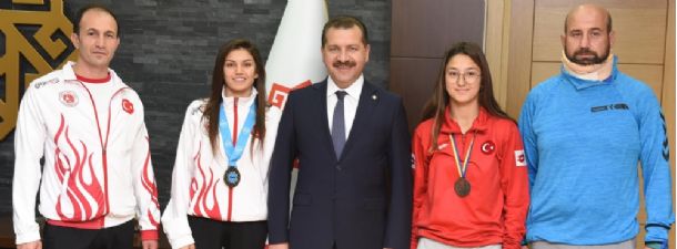 Hem okudu hem de dünya şampiyonu oldu