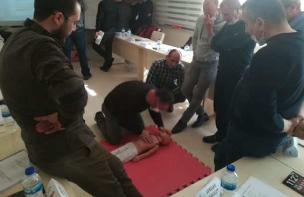 İnesmek İle Sessizliğin Sesi Oluyorlar