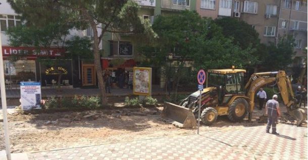 İSTİKLAL CADDESİ'NDE YOL ÇALIŞMALARI BAŞLADI.