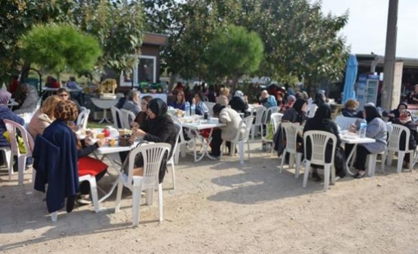 Kadınlardan Gölyazı çıkarması