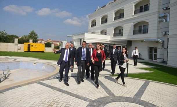 Kapılarını açmaya hazırlanan huzurevi hayran bıraktı