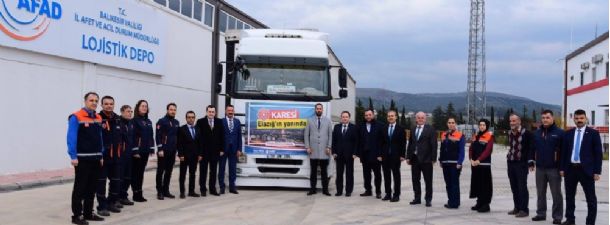 Karesi’den depremzedelere yardım tırı