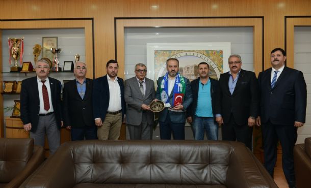 Kocaman Kalplerden Minik Ellere Yolculuk Sergisi Müzede İzlenime Sunuldu