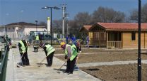 Çanakkale Belediyesinin, kentliyi doğayla buluşturacak olan yeni projesi Hobi Parkı’nda son rötuşlar gerçekleştiriliyor. Öte yandan Hobi Parkı’ndan yararlanmak isteyen kentlilerimiz için ise son başvuru tarihi 31 Mart 2016 Perşembe…