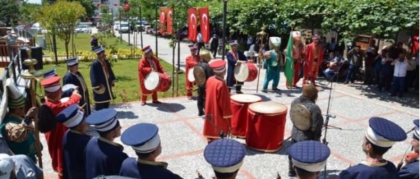 Kumla Halkı Pilav Gününde Bir Araya Geldi
