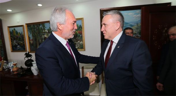 Macar Heyeti Kütahya Belediyesi`ni Ziyaret Etti