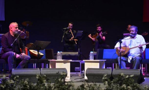 Mazlum Çimen Nilüfer’de hayranlarını mest etti