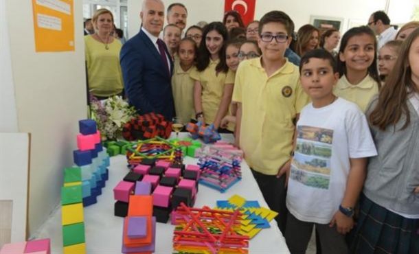 Minik ellerin eserleri Halk Evi’nde sergileniyor